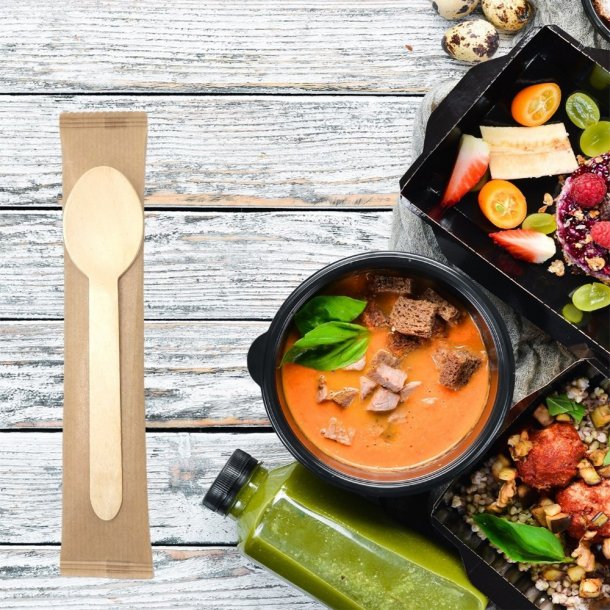 <img src=Ξύλινο κουτάλι μιας χρήσης 16cm συσκευασμένο ανά ένα σε χαρτί -100τεμ alt=Καφέ κουταλάκι πάνω στην καφέ συσκευασία του δίπλα σε ένα κουτί με φαγητά> 