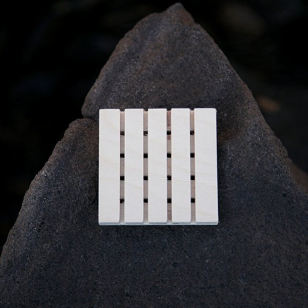 <img src=Σαπουνοθήκη ξενοδοχείου Ξύλινη - Παλλέτα alt=Σαπουνοθήκη ξύλινη τετράγωνη σε λευκό χρώμα με μαύρο και γκρι φόντο> 