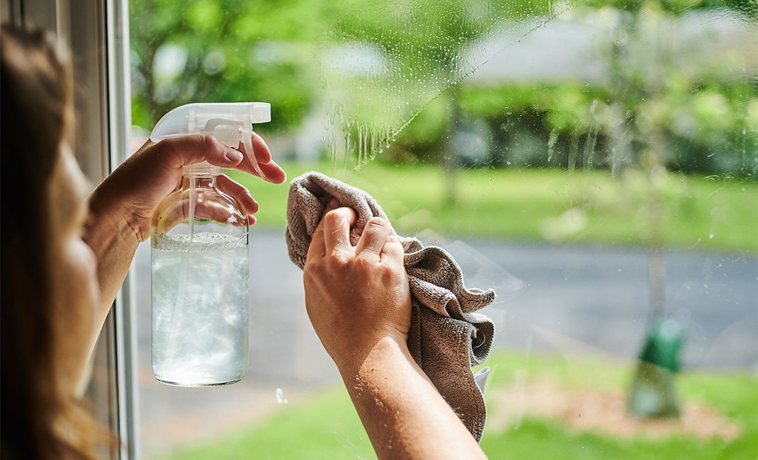 Ο καλύτερος τρόπος να καθαρίσετε τα παράθυρα σας