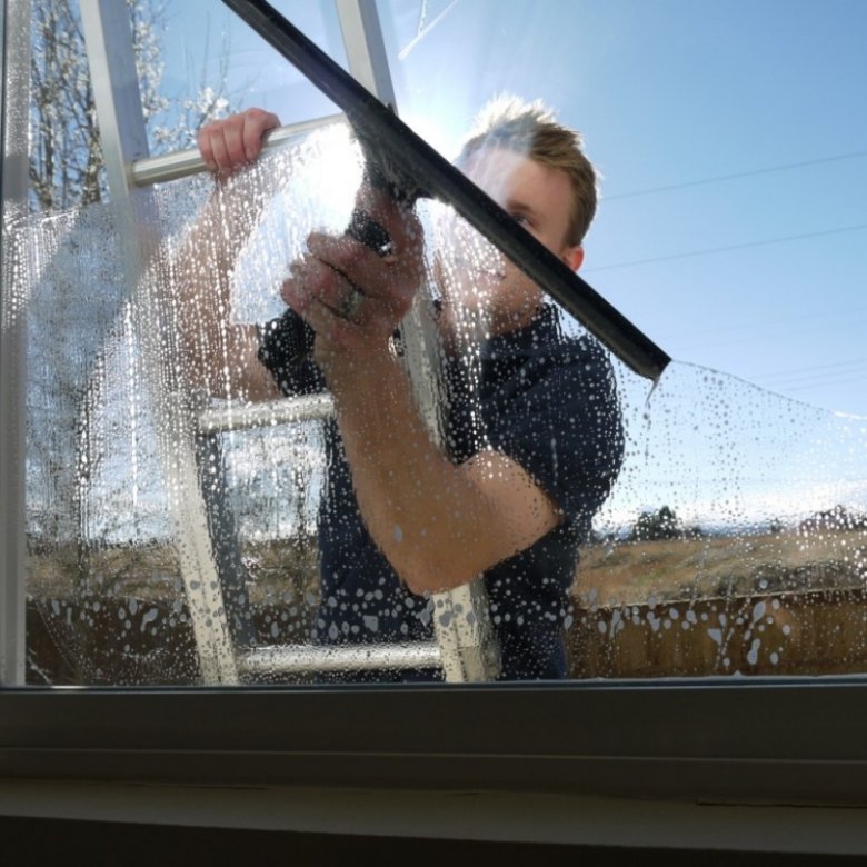 <img src=epaggelmatika-ergaleia-katharismou-tzamion-pulex-20201215-115715.jpg alt=window-cleaning-tools-pulex>