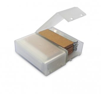 <img src= 4-cm-xy-20210510-162722.jpg alt=Σετ Ξυράφια 4cm για Ξύστρα Τσέπης σε Λευκό κουτί που τα έχει μέσα>